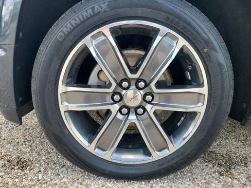 Used 2019 GMC Acadia Denali w/ Technology Package AWD/4WD image 12