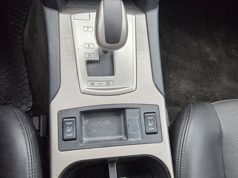 Used 2011 Subaru Outback 3.6R Limited image 25