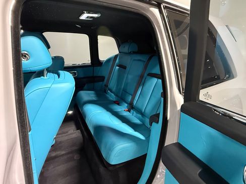 Used 2023 Rolls-Royce Cullinan w/ Cullinan Package image 68