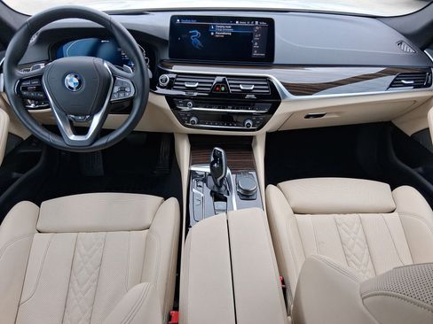 Certified 2023 BMW 530e w/ Executive Package image 15