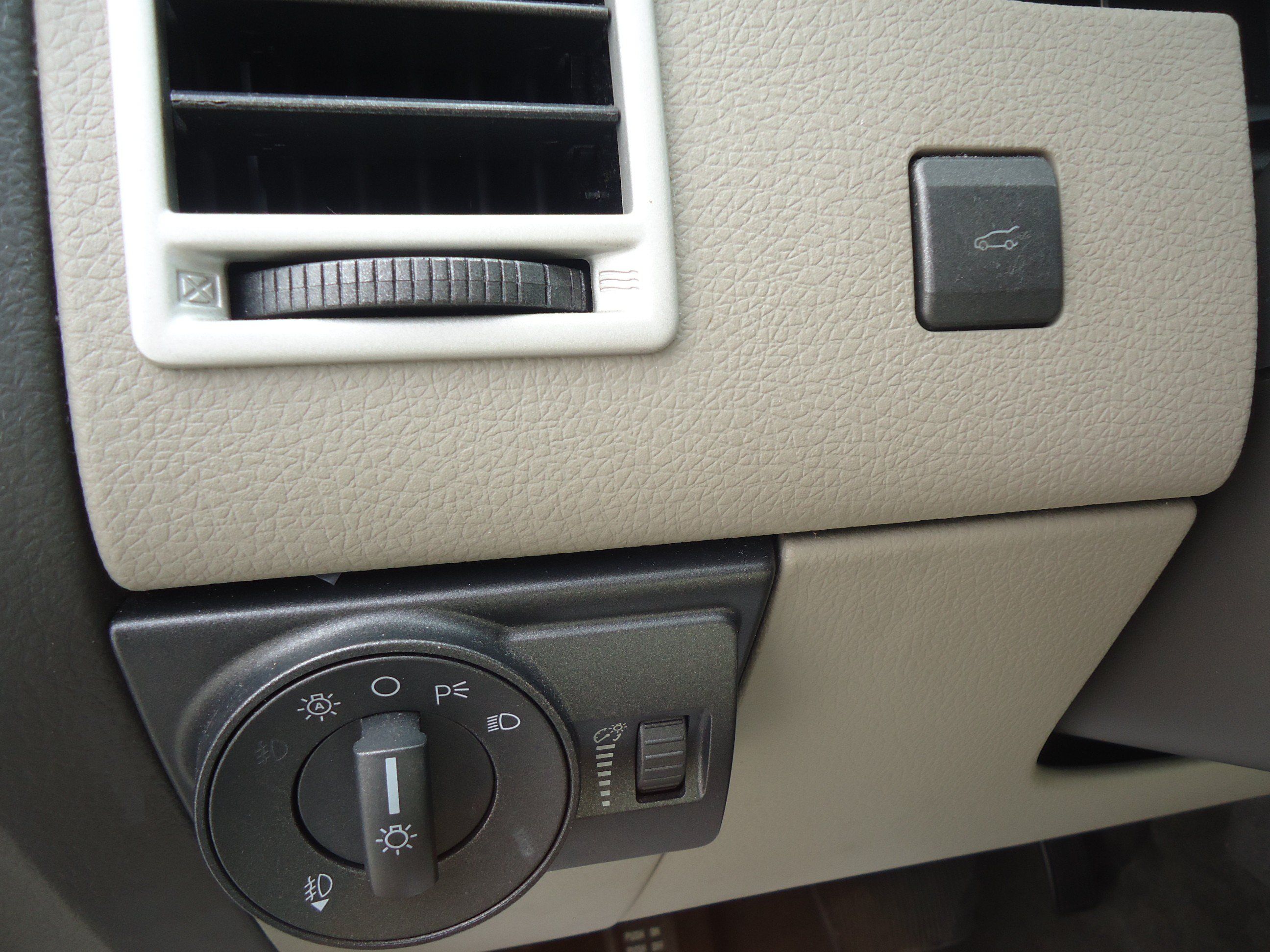 Used 2009 Lincoln MKX AWD image 15