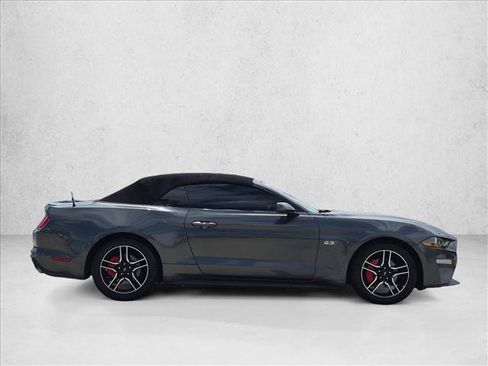 Used 2018 Ford Mustang Premium RWD image 4