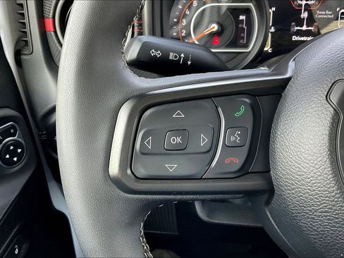 Used 2025 Jeep Wrangler Unlimited Rubicon w/ Convenience Group image 12