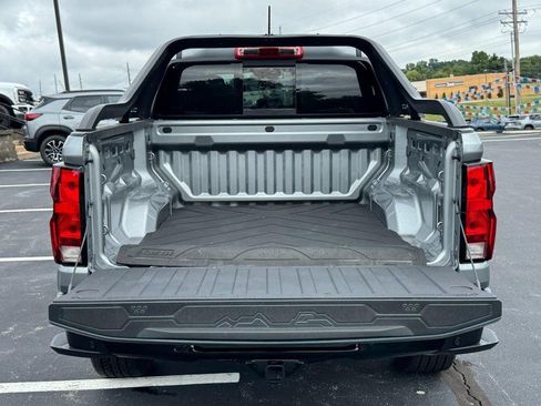 Used 2025 Chevrolet Colorado W/T w/ WT Custom Package AWD/4WD image 5