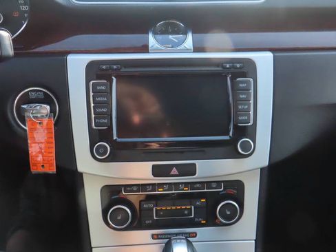 Used 2012 Volkswagen CC Lux Plus FWD image 47
