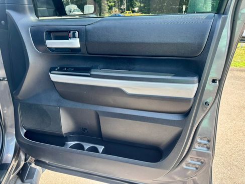 Used 2019 Toyota Tundra SR5 w/ SR5 Upgrade Package AWD/4WD image 10