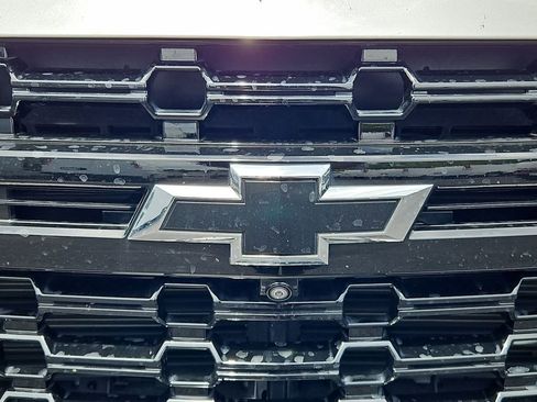 Used 2024 Chevrolet Tahoe Z71 w/ Luxury Package AWD/4WD image 11