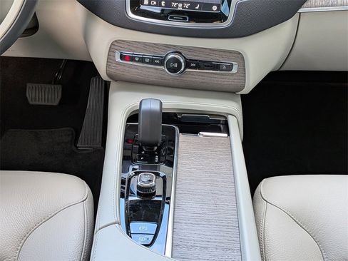 Certified 2024 Volvo XC90 B6 Plus w/ Protection Package Premier image 20