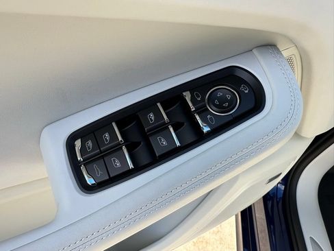 Used 2026 Porsche Macan S AWD/4WD image 22