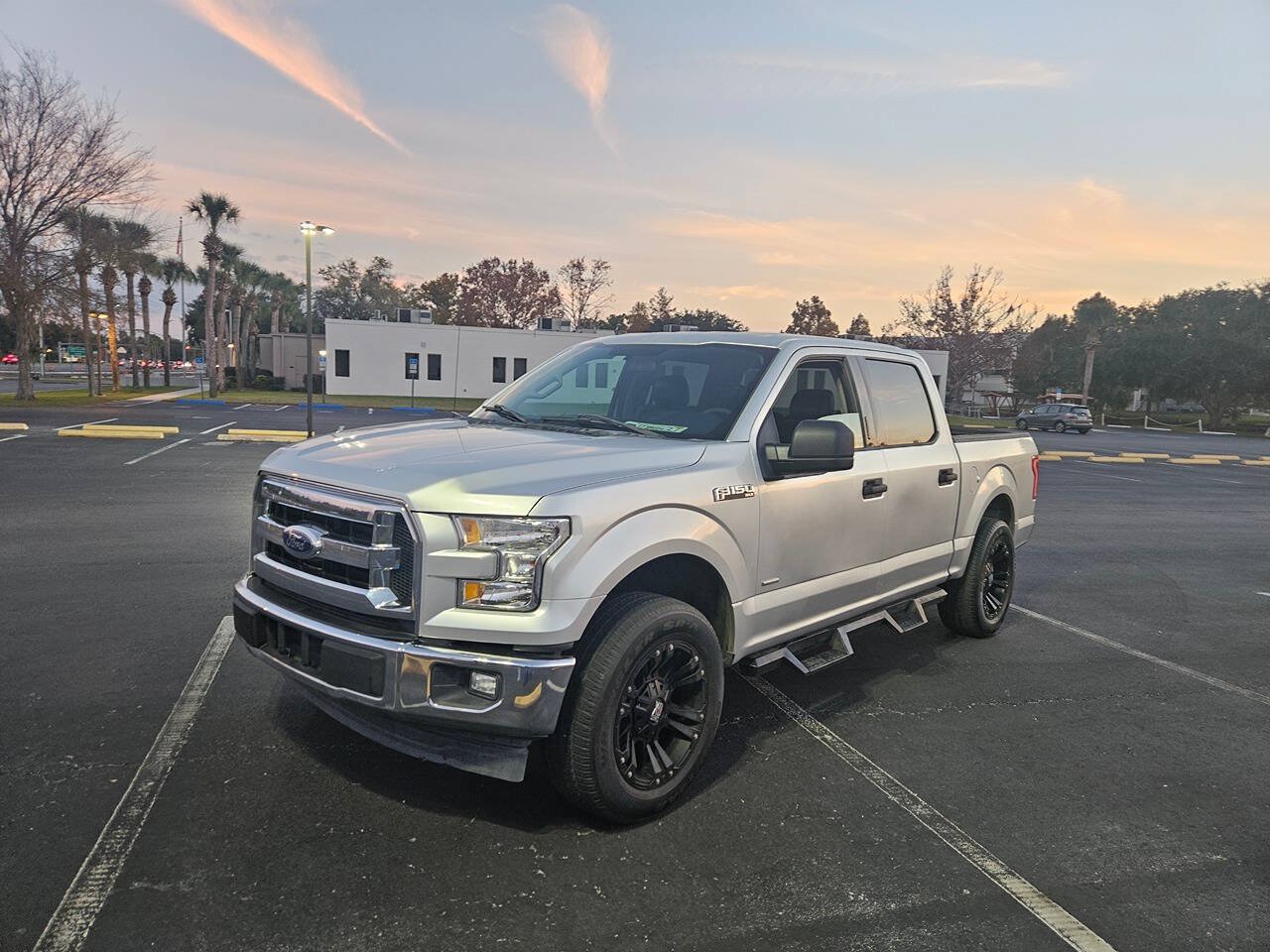 Used 2017 Ford F150 XLT RWD image 9