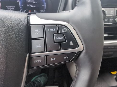 Used 2024 Toyota Grand Highlander AWD image 22