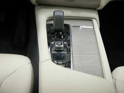 Certified 2023 Volvo XC90 T8 Plus image 33