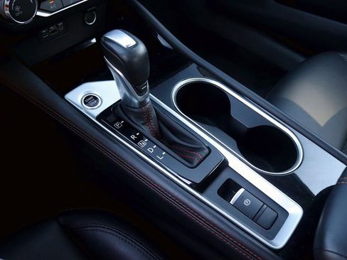 Used 2025 Nissan Altima 2.5 SR image 20