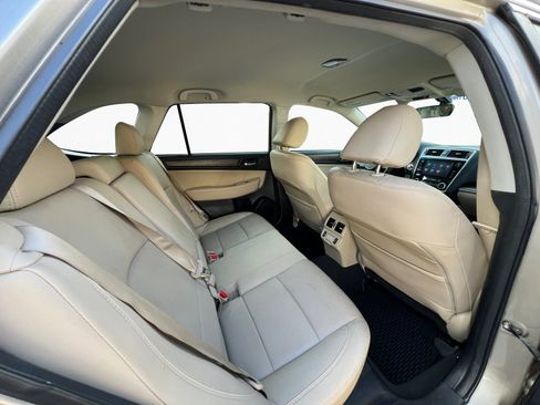 Used 2019 Subaru Outback 2.5i Limited AWD/4WD image 12