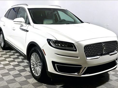Used 2020 Lincoln Nautilus FWD image 3