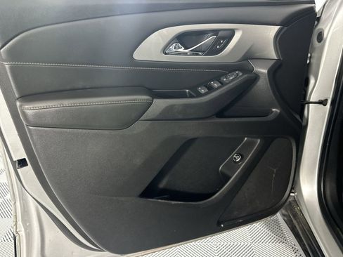 Used 2019 Chevrolet Traverse LT FWD image 29