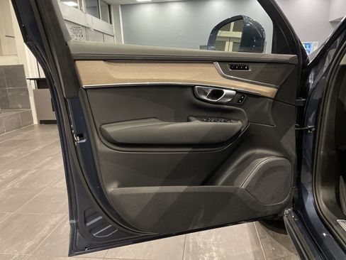 Used 2025 Volvo XC90 B6 Plus image 14