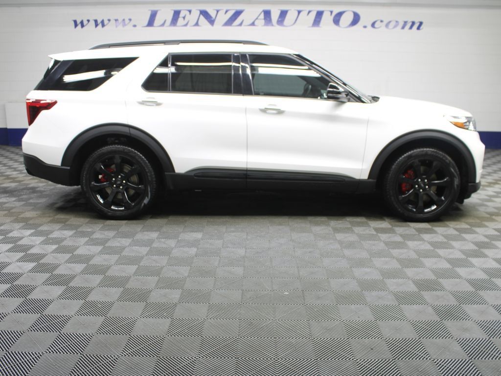 Used 2024 Ford Explorer ST w/ Technology Package AWD/4WD image 2