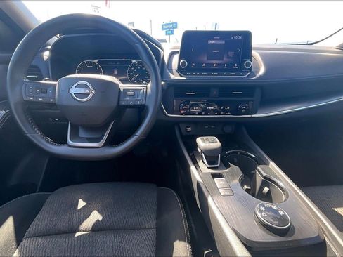 Used 2025 Nissan Rogue SV AWD/4WD image 16
