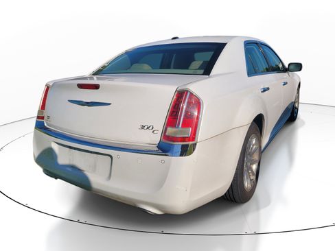 Used 2014 Chrysler 300 C w/ Light Group RWD image 4