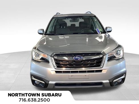 Used 2018 Subaru Forester 2.5i Touring AWD/4WD image 4