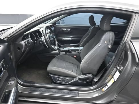Used 2017 Ford Mustang GT RWD image 11