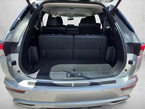 Used 2023 Mitsubishi Outlander SEL FWD image 6