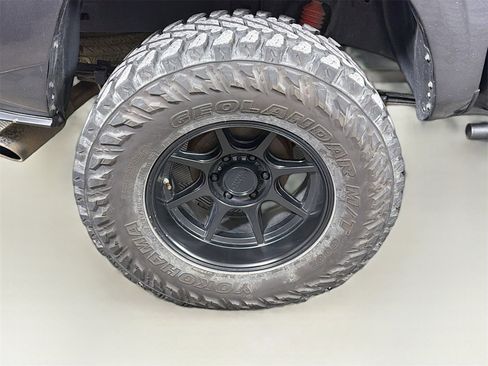 Used 2022 Toyota Tacoma SR image 32