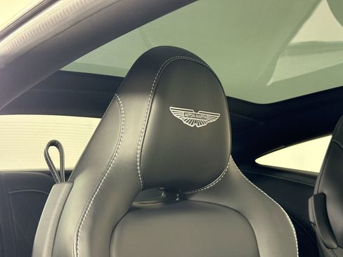 Used 2025 Aston Martin DB12 Coupe image 25