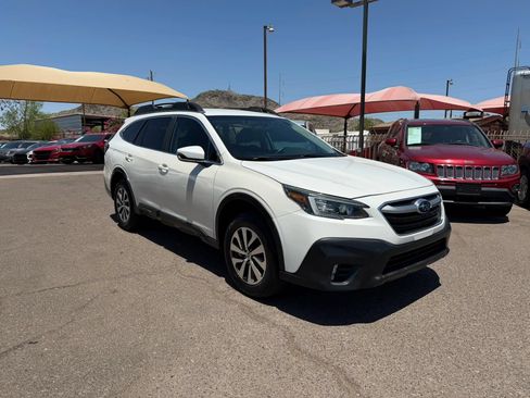 Used 2022 Subaru Outback Premium AWD/4WD image 3