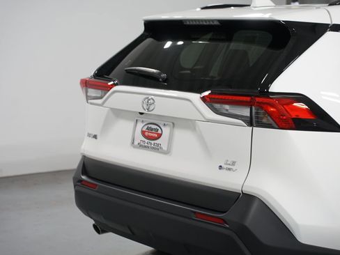Certified 2025 Toyota RAV4 LE image 9