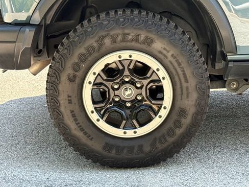 Used 2023 Ford Bronco Badlands w/ Sasquatch Package AWD/4WD image 10