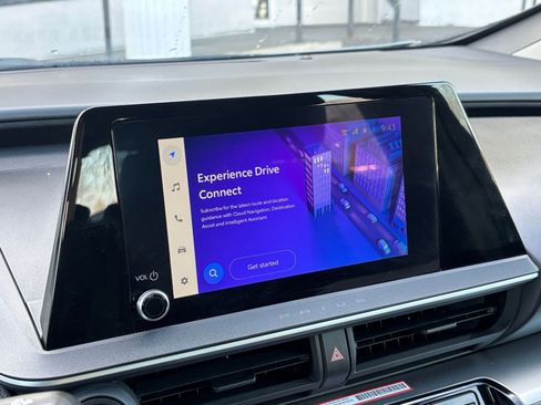 Used 2025 Toyota Prius LE image 20