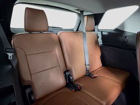 Used 2019 Chevrolet Traverse High Country AWD/4WD image 30