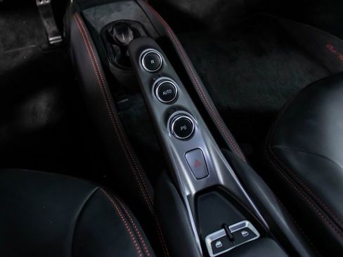 Certified 2022 Ferrari F8 Tributo image 5