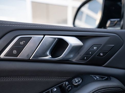 New 2026 BMW X5 M60i image 23