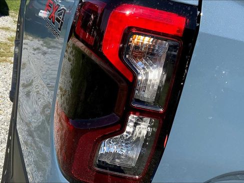 Used 2025 Ford Ranger Lariat w/ FX4 Off-Road Package image 14