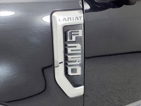 Used 2020 Ford F250 Lariat w/ Lariat Ultimate Package image 22