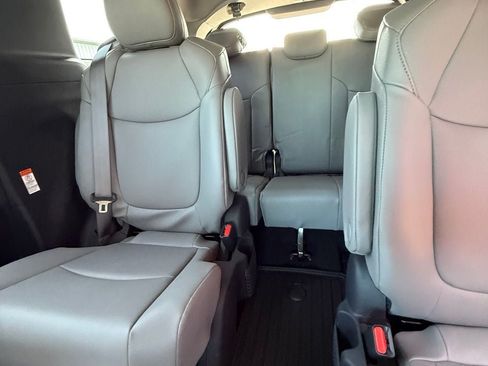 Used 2025 Toyota Sienna XLE w/ XLE Plus Package AWD/4WD image 8