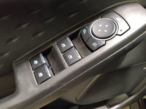 Used 2020 Ford Escape SE image 27