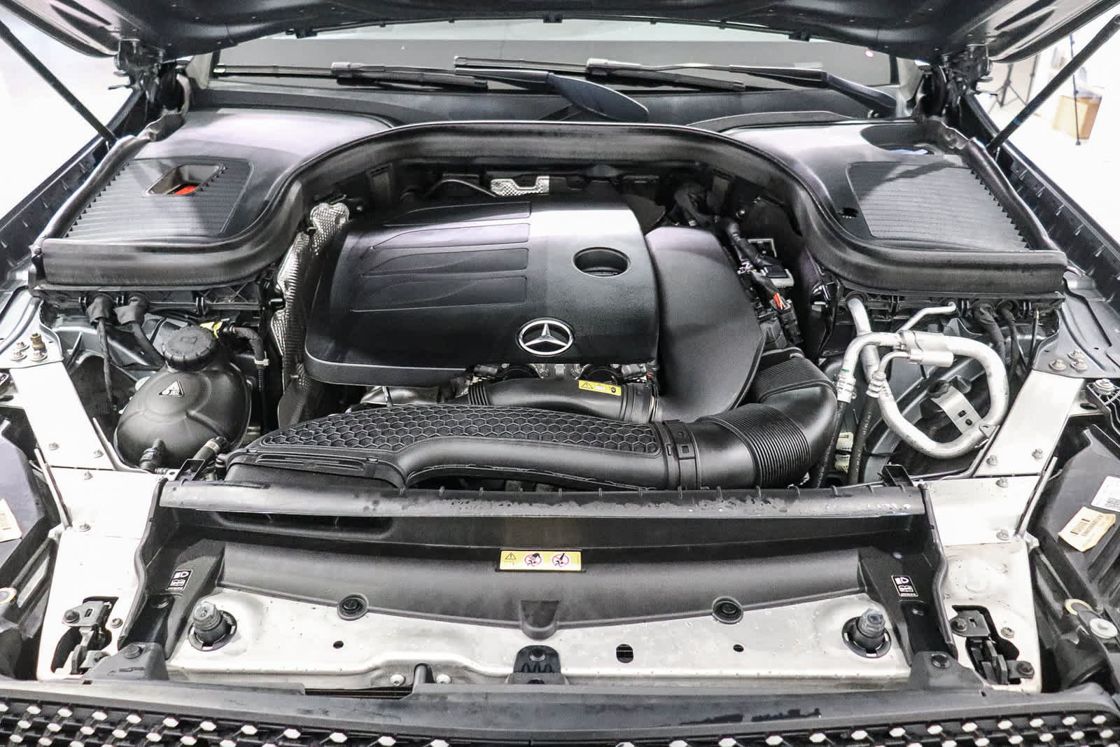 Used 2022 Mercedes-Benz GLC 300 4MATIC Coupe image 31