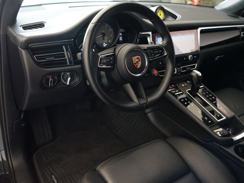 Used 2023 Porsche Macan S AWD/4WD image 8