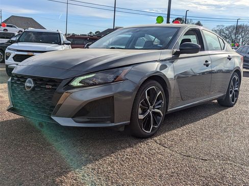 Used 2024 Nissan Altima 2.5 SR image 7