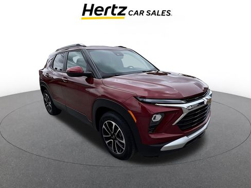 Used 2025 Chevrolet TrailBlazer LT image 1