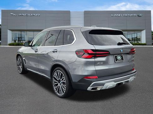 Used 2025 BMW X5 xDrive40i w/ Executive Package AWD/4WD image 3