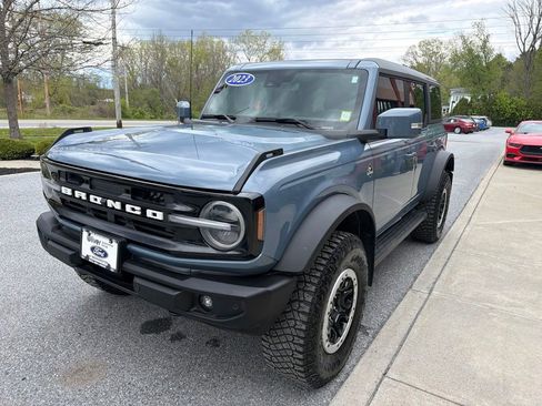 Used 2023 Ford Bronco Outer Banks w/ Sasquatch Package AWD/4WD image 3