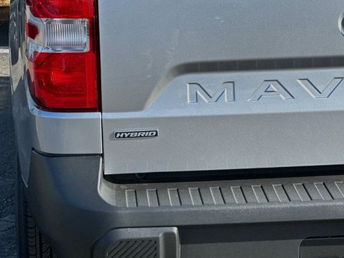 New 2024 Ford Maverick XLT w/ XLT Luxury Package FWD image 8