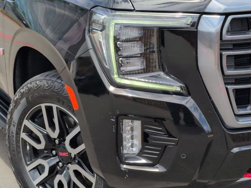 Used 2024 GMC Yukon AT4 w/ Technology Package AWD/4WD image 18