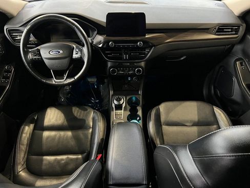 Used 2020 Ford Escape Titanium image 40