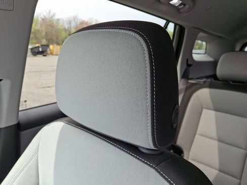 Used 2023 GMC Terrain SLE w/ Driver Convenience Package image 18